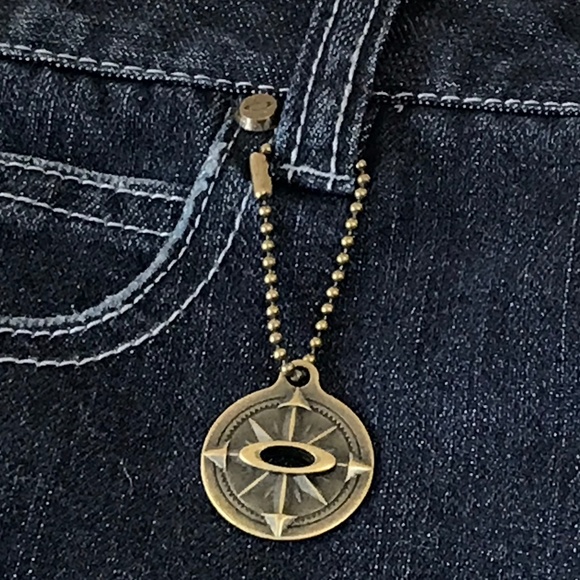 NWOT Women’s Oakley Dark Blue With White Stitching Demin/Jean Skirt With Pockets - Picture 3 of 9